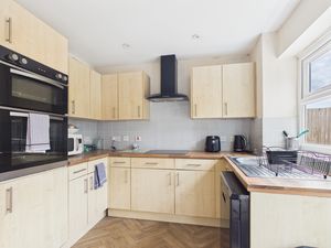 Kitchen- click for photo gallery
